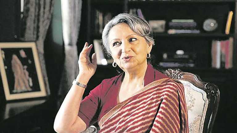 ধরাবাঁধা নিয়ম ভেঙ্গে এগিয়েছিলেন শর্মিলা ঠাকুর!