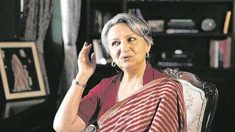 ধরাবাঁধা নিয়ম ভেঙ্গে এগিয়েছিলেন শর্মিলা ঠাকুর!