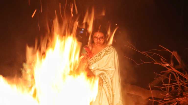 নারীকে মানসিক শক্তিতে বলিয়ান হতে হবে