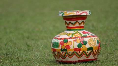 মাটির কলসি জল