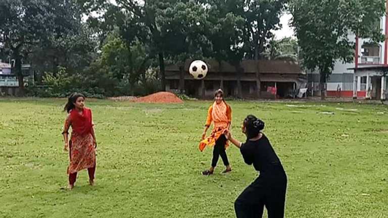 স্বপ্ন ও বাস্তবতার লড়াইয়ে ৩ কিশোরীর জয়