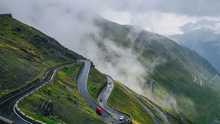 ঘুরে আসুন নেপাল