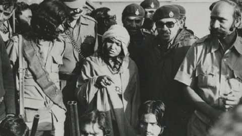 ধর্ষকদের আতঙ্ক ছিলেন ফুলন দেবী!
