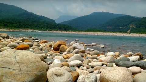 মেঘালয়ের পাদদেশে এক পাথুরে রাজ্য!