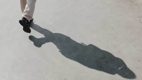 আমি আমাকে খুঁজি