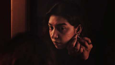 বাধা ভেঙে এগোলেই কেন ‘নষ্ট মেয়ে’