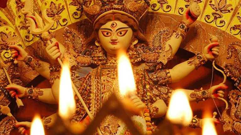 বাতাসে পূজার ঘ্রাণ