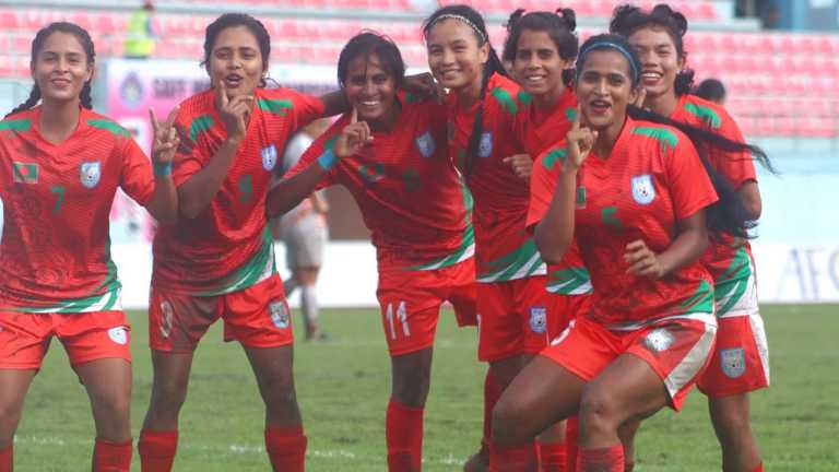 সোনার টুকরো মেয়েদের জন্য