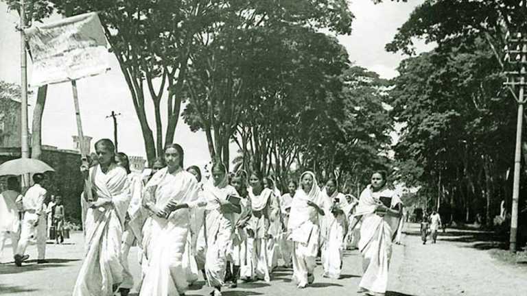 প্রভাত-ফেরির রণতূর্য