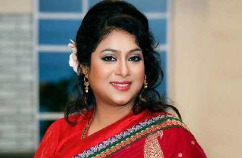 শাবনূরের নামে ভেরিফায়েড ফেসবুক পেজ: প্রতারক চক্রের নতুন ফাঁদ!