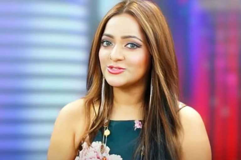 কলকাতায় গ্রে/প্তার বাংলাদেশি অভিনেত্রী শান্তা পাল