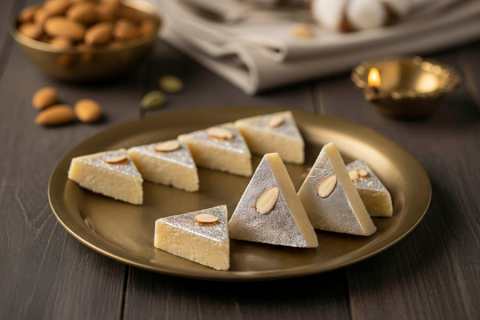 কাজু কাটলি