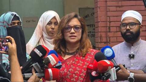 সামাজিক মাধ্যমে অপপ্রচার, ঢাবি শিক্ষিকার আইনি পদক্ষেপ