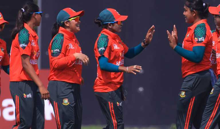 পাকিস্তানকে বড় ব্যবধানে হারিয়ে ফাইনালে উঠেছে বাংলাদেশ