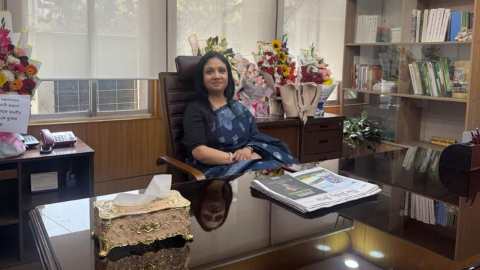 বাবার তিন দশক পর একই মন্ত্রণালয়ে মেয়ে