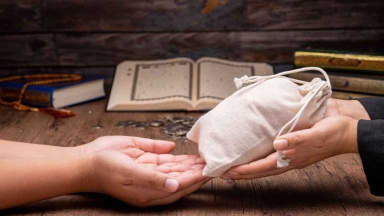 ইসলামে সম্পদের হক: যাকাত ও ফিতরার বিধান