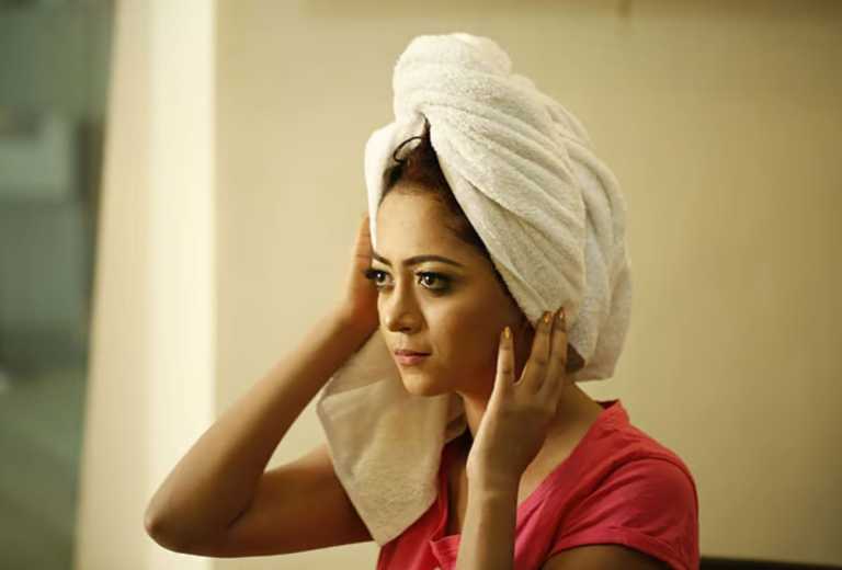 রাতের গোসল: ঘুমের আগে ছোট্ট অভ্যাস, বড় উপকার