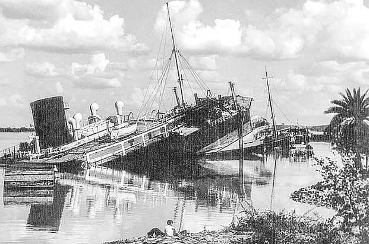 ১৯৭১ সালের ৫ আগস্ট মধ্যরাতের পর পরিচালিত অপারেশন জ্যাকপটে ক্ষতিগ্রস্ত জাহাজছবি: সংগৃহীত