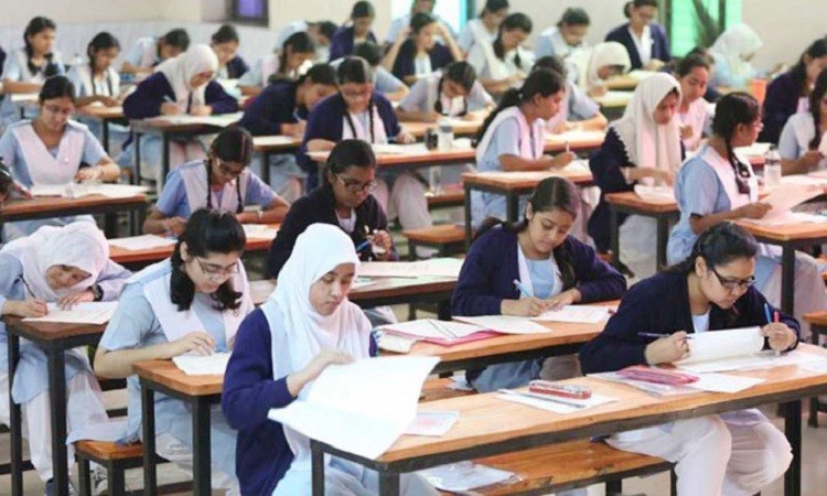 Student_1764565829