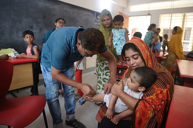 prothomalo-bangla_2026-04-05_556c6ec2_vaccine