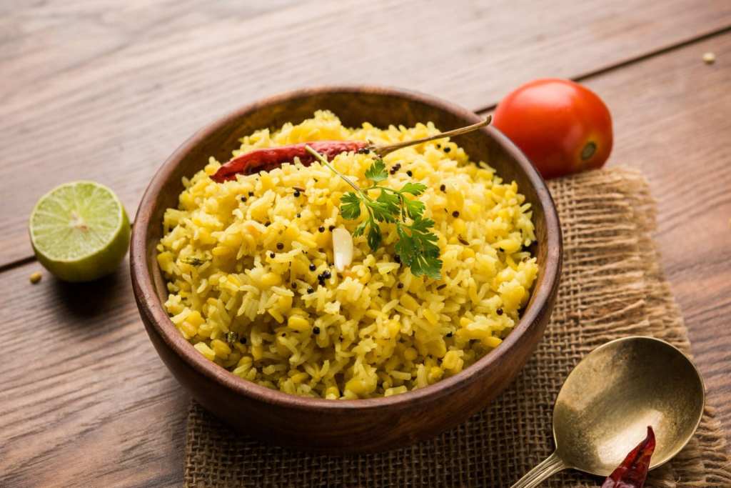 বৃষ্টি নামলেই কেন খিচুড়ির কথা মনে পড়ে?