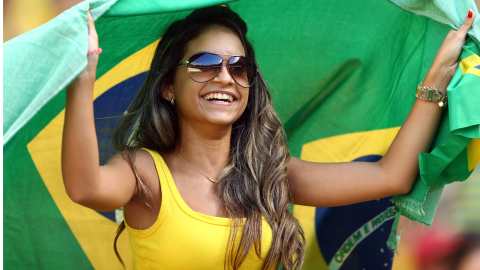 ব্রাজিলিয়ান নারীদের উজ্জ্বল ত্বকের রহস্য: প্রাকৃতিক যত্ন আর আত্মবিশ্বাসের মিশেলে সৌন্দর্য