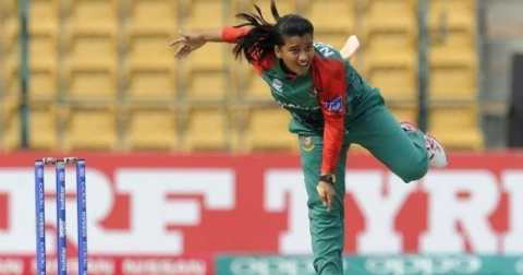 ২০০ উইকেট নিয়ে ইতিহাস গড়লেন নাহিদা