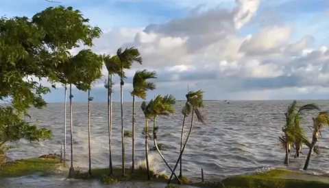 বঙ্গোপসাগরে লঘুচাপ, সমুদ্রবন্দরে ৩ নম্বর সতর্কসংকেত
