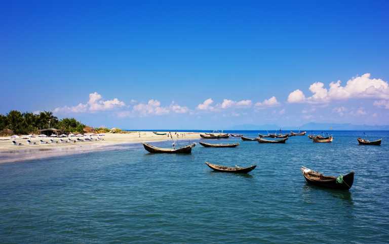 Saint_Martins_Island_with_boats_in_foreground
