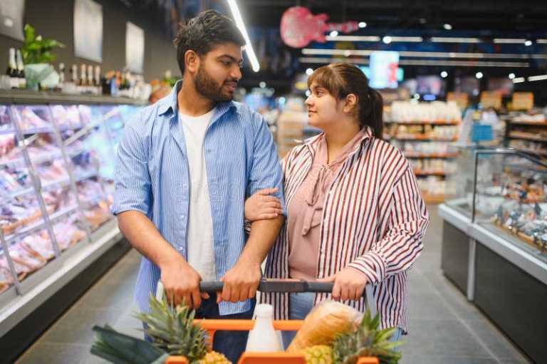 indian-couple-shopping-groceries