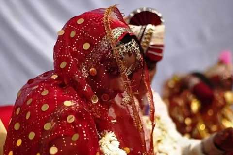 কখনো মেয়ে, কখনো ভাতিজি- নিজের স্ত্রীকে ভিন্ন পরিচয়ে বিয়ে দিতেন স্বামী