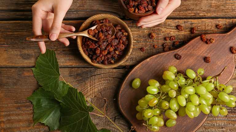 আঙুর নাকি কিশমিশ- কোনটি বেশি উপকারী?