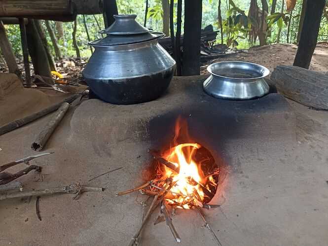 মাটির চুলা থেকে কাঁসার থালা- হারিয়ে যাওয়া হেঁশেলের স্মৃতি