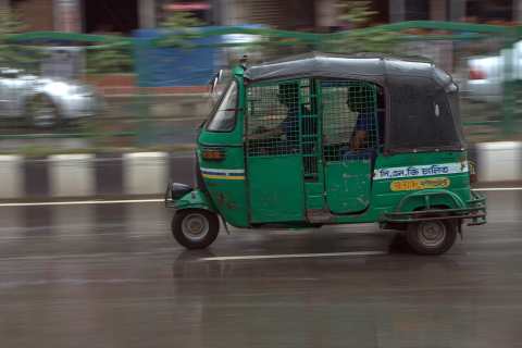1280px-CNG_car