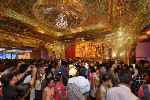 পূজার ভিড়ে দমবন্ধ, আতঙ্ক সামলানোর উপায়