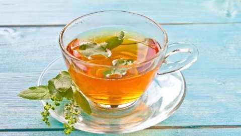 স্বাস্থ্যকর ও সতেজ তুলসী–মধুর চা