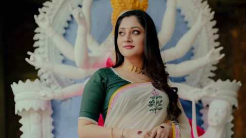পূজার সাজে গয়নার ছোঁয়া