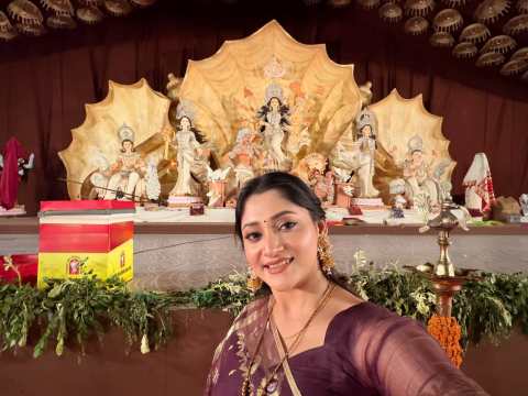 মা থাকলে আনন্দটা সত্যি অন্য রকম হতো: পূজা