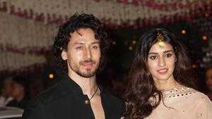 celebrity-during-ganeshotsav_ba0442ea-9aa9-11e7-9cb6-5fa30af43469