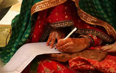 স্ত্রীকে আদালতে যেতে বাধ্য করলে ক্ষতিপূরণের আদেশ দিতে পারবে আদালত