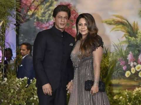 শাহরুখের অতিরিক্ত নিয়ন্ত্রণমূলক আচরণে সম্পর্ক ভাঙতে চেয়েছিলেন গৌরী