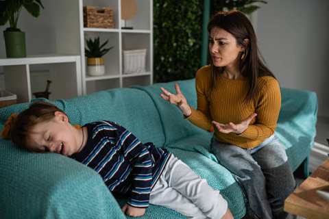 mother-facing-child-acting-stubb
