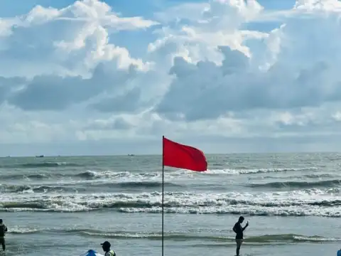 red_flag_optimized_100