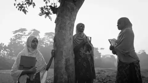 পোল্যান্ড ও মিশরের উৎসবে বাংলাদেশের ‘সাঁকোটা দুলছে’