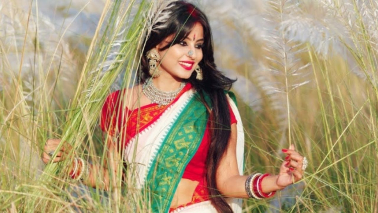 পূজায় চুলের সাজ
