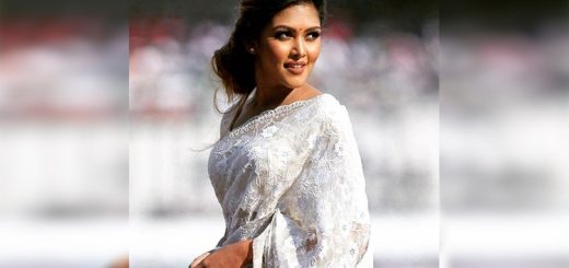 মাতৃত্বকালীন ফটোশুটে পিয়া
