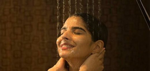 চুলে গরম পানি ব্যবহারে হতে পারে বিভিন্ন ক্ষতি