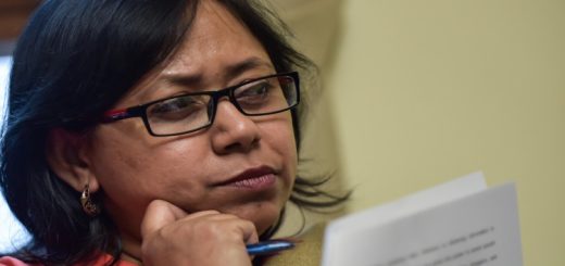 বৈঠকখানায় অনন্যা শীর্ষদশ সুপ্রীতি ধর!