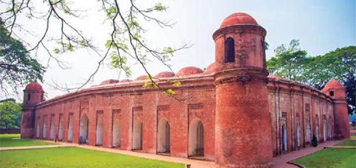ঘুরে আসুন ঐতিহ্যবাহী ষাটগম্বুজ মসজিদ