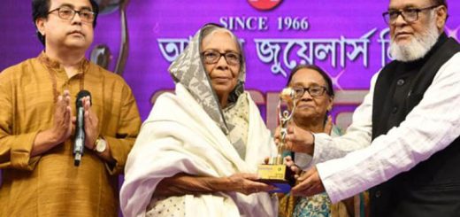 ‘অপরাজিতা’ সম্মাননায় ভূষিত ১০ বিশিষ্ট নারী